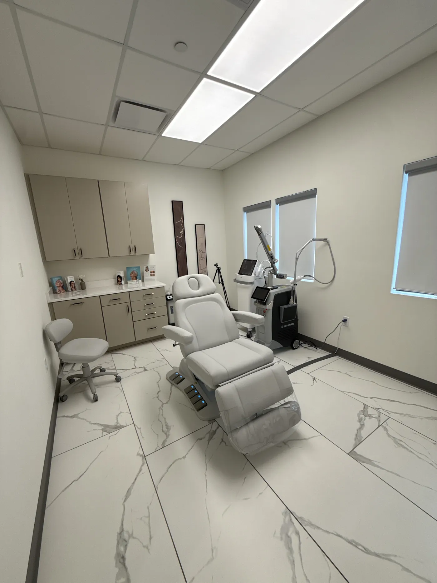 Secret PRO treatment room at Clinique La Roya
